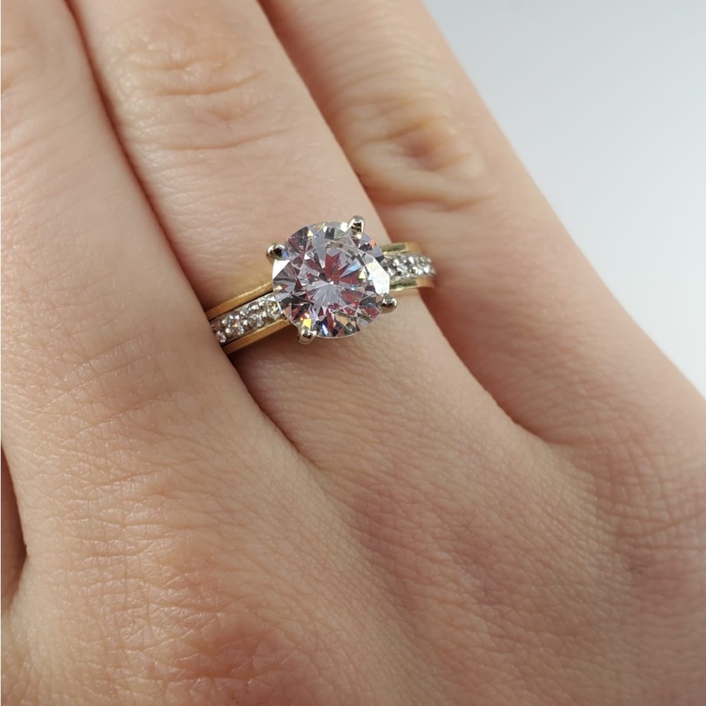 💎HANDCRAFTED LABGROWN ROUND CUT RING💎